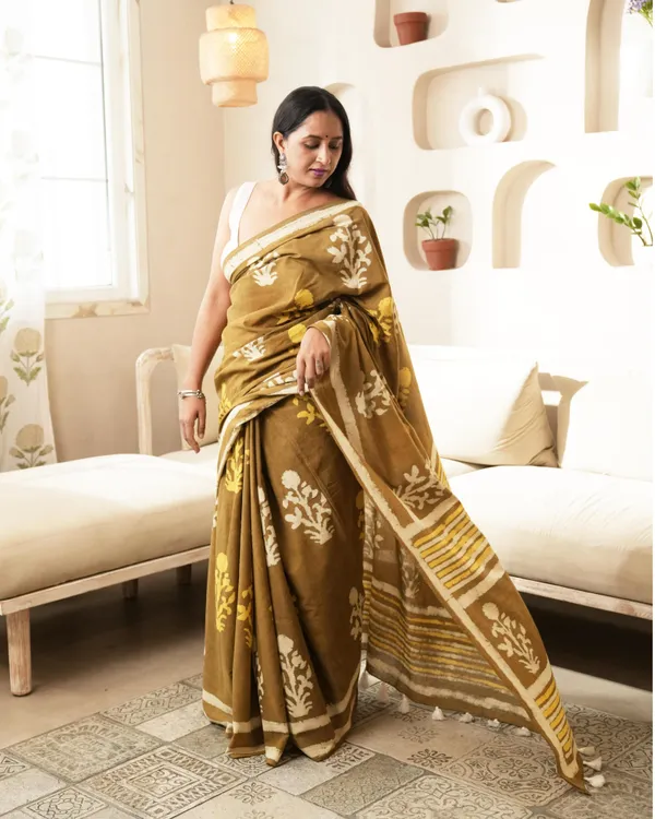 Rustic_Brown_Cotton_Brown_Mughal_Butta_Dabu_Print_Mul_Saree_For_Women